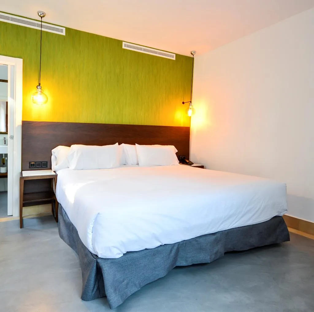 DOUBLE PREMIUM KING BED Room, Legado Alcazar, Seville