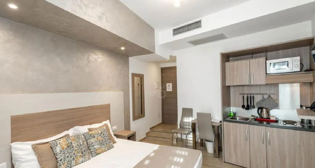 Room, Luxor Florence, Florence