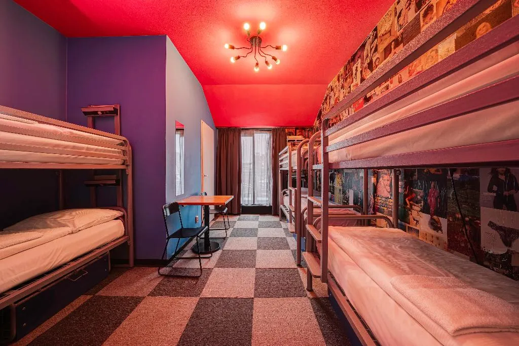 Room STANDARD Room, St. Christopher's at the Winston, Amsterdam