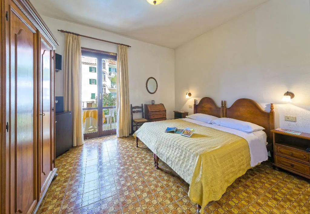 Double or Twin STANDARD Room, Terme San Valentino, Naples