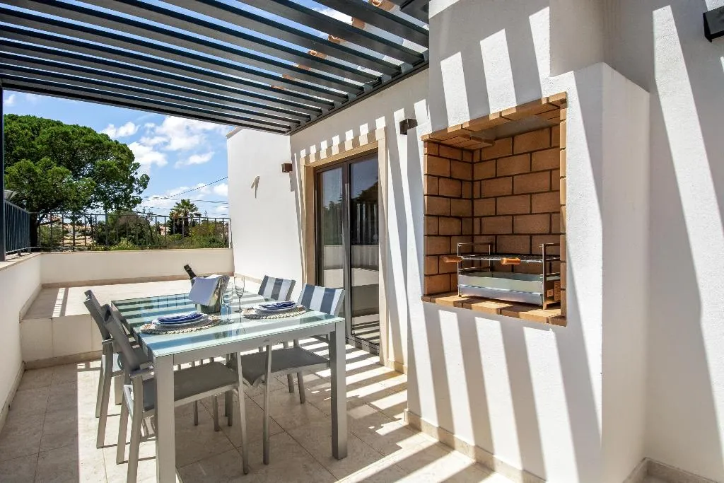 TOWNHOME THREE BEDROOMS Room, Carvoeiro Gardens, Algarve