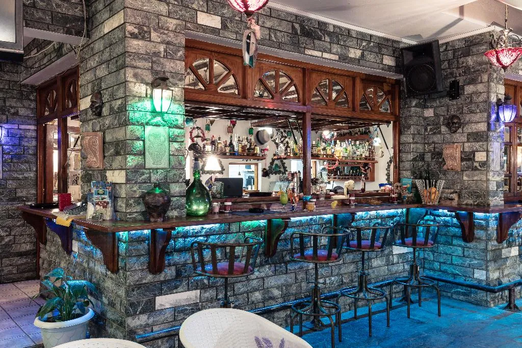 Bar, Yianna Hotel, Kefallinia