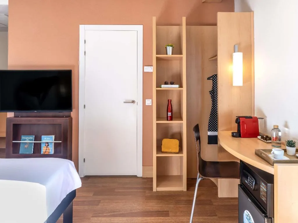 DOUBLE WITH TERRACE Room, Ibis Madrid Centro las Ventas, Madrid