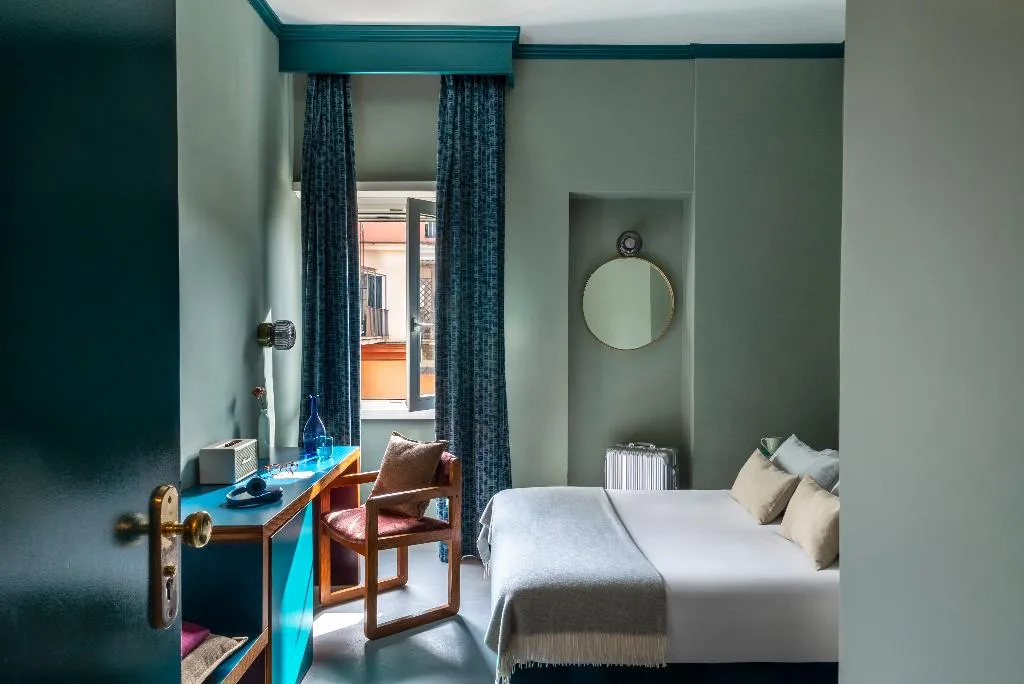DOUBLE SEMIDOUBLE Room, Milani, Rome