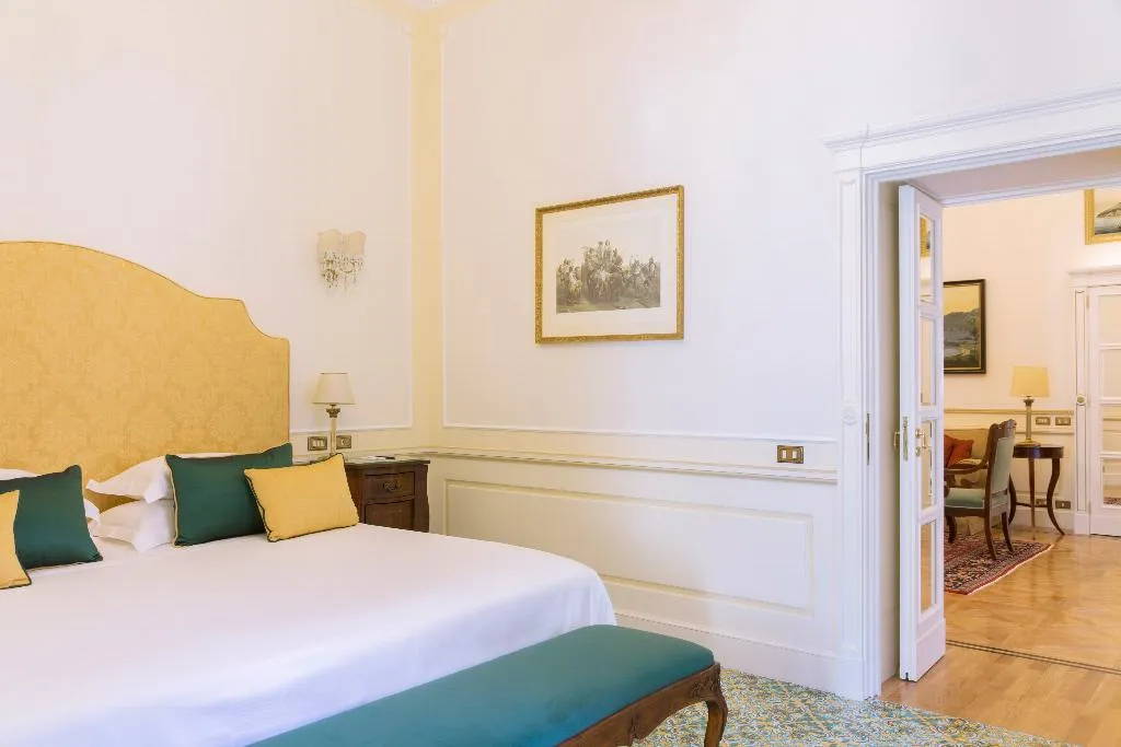 SUITE TWO BEDROOMS Room, Grand Hotel Excelsior Vittoria Spa, Naples