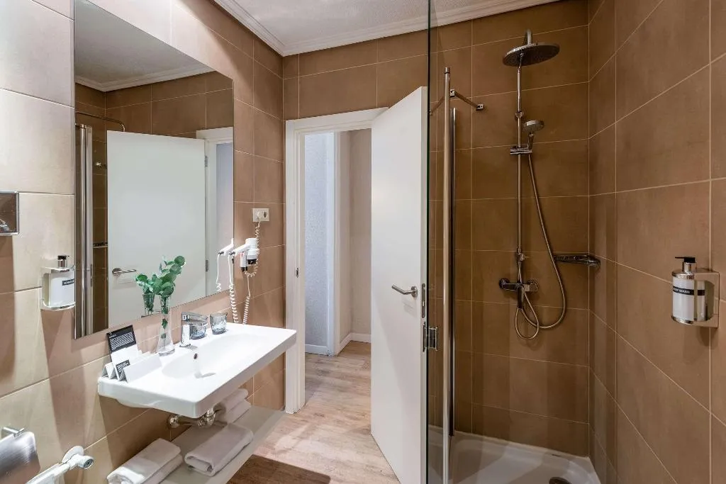 FAMILY ROOM STANDARD Room, Zel Madrid, Madrid