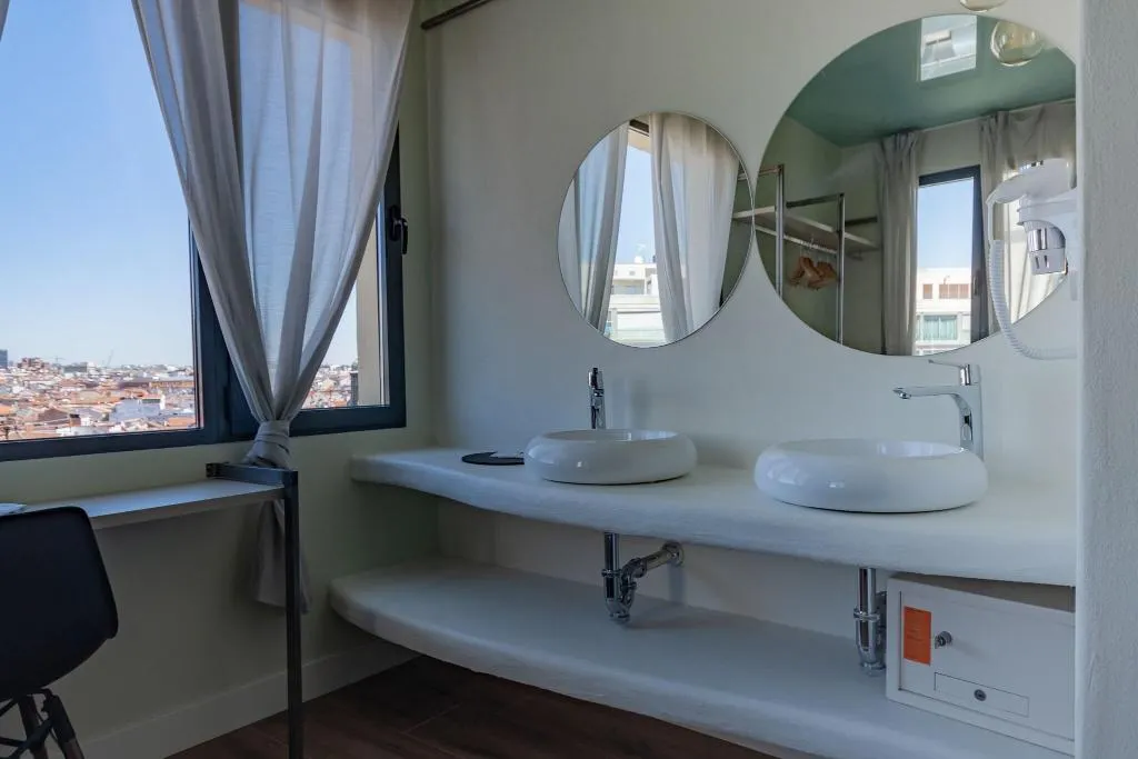Room, Hostal Charlotte, Madrid