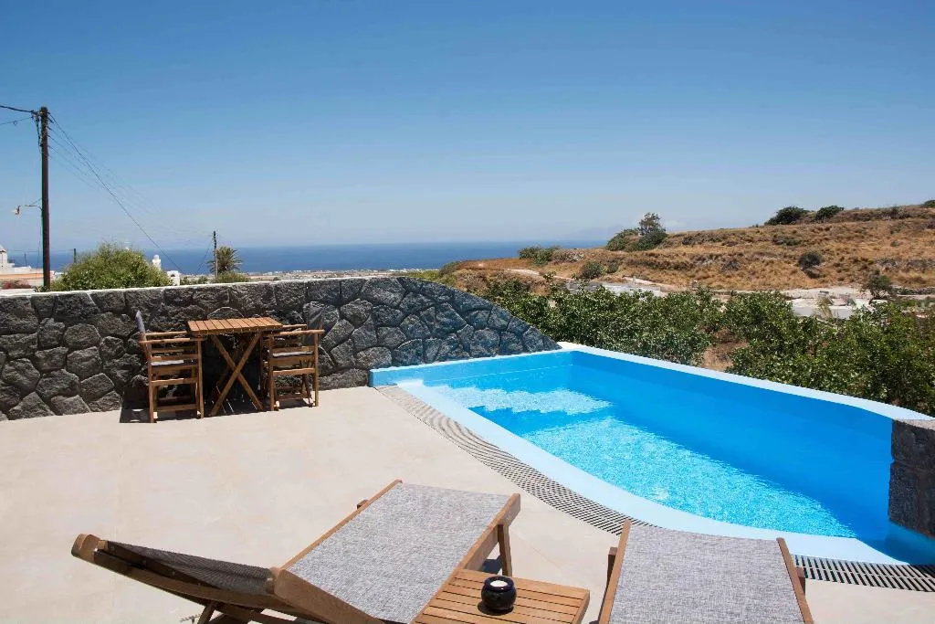 SUITE WITH PRIVATE POOL Room, Amphitrite Suites Santorini, Santorini