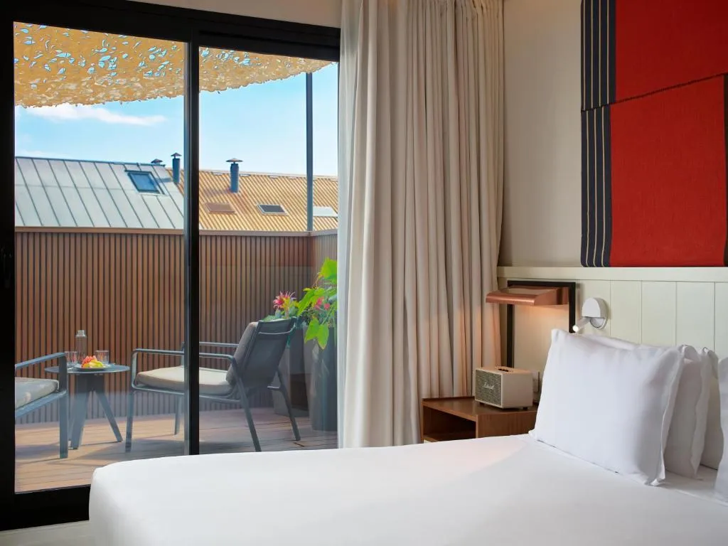 JUNIOR SUITE WITH TERRACE Room, H10 Cubik, Barcelona