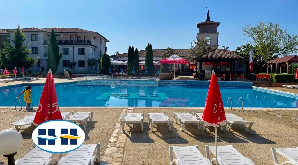 Pool, Harmony Hills, Varna