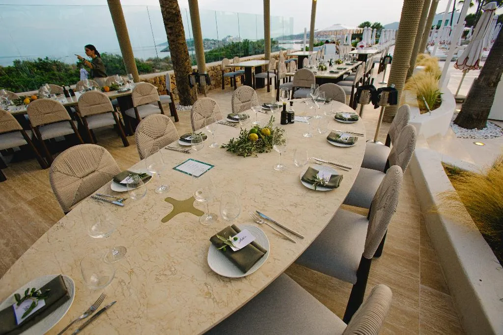 Bar, Destino Five Ibiza 5 Grand Luxe Resort, Ibiza