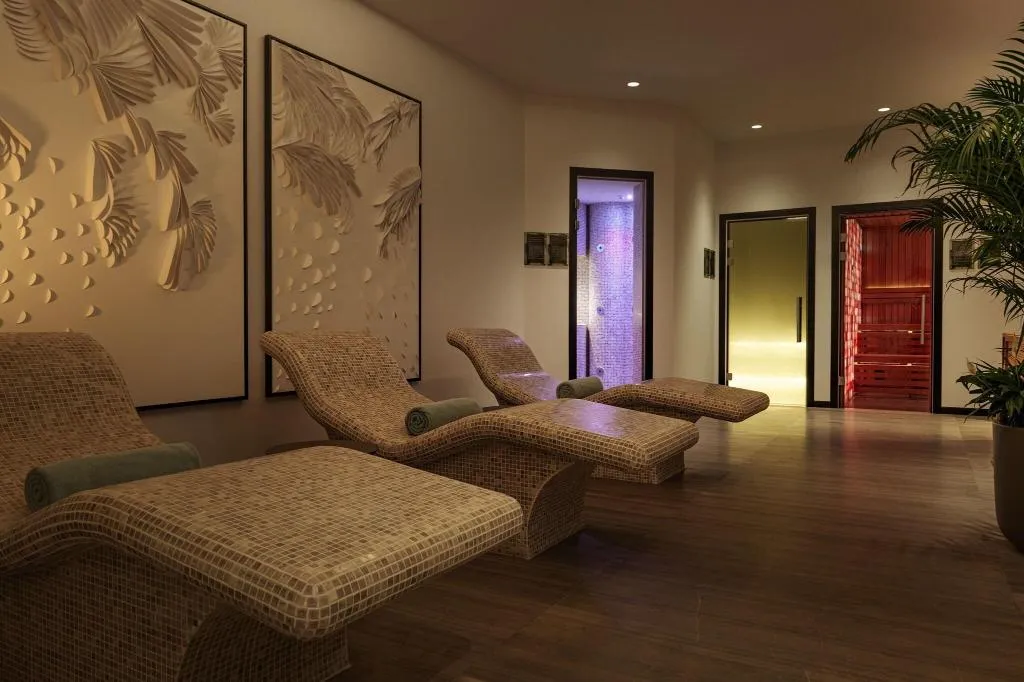 Sports and Entertainment, Le Royal Meridien Beach Resort and Spa, Dubai