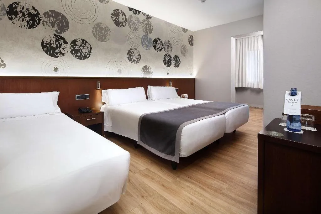 TRIPLE STANDARD Room, HCC Taber, Barcelona