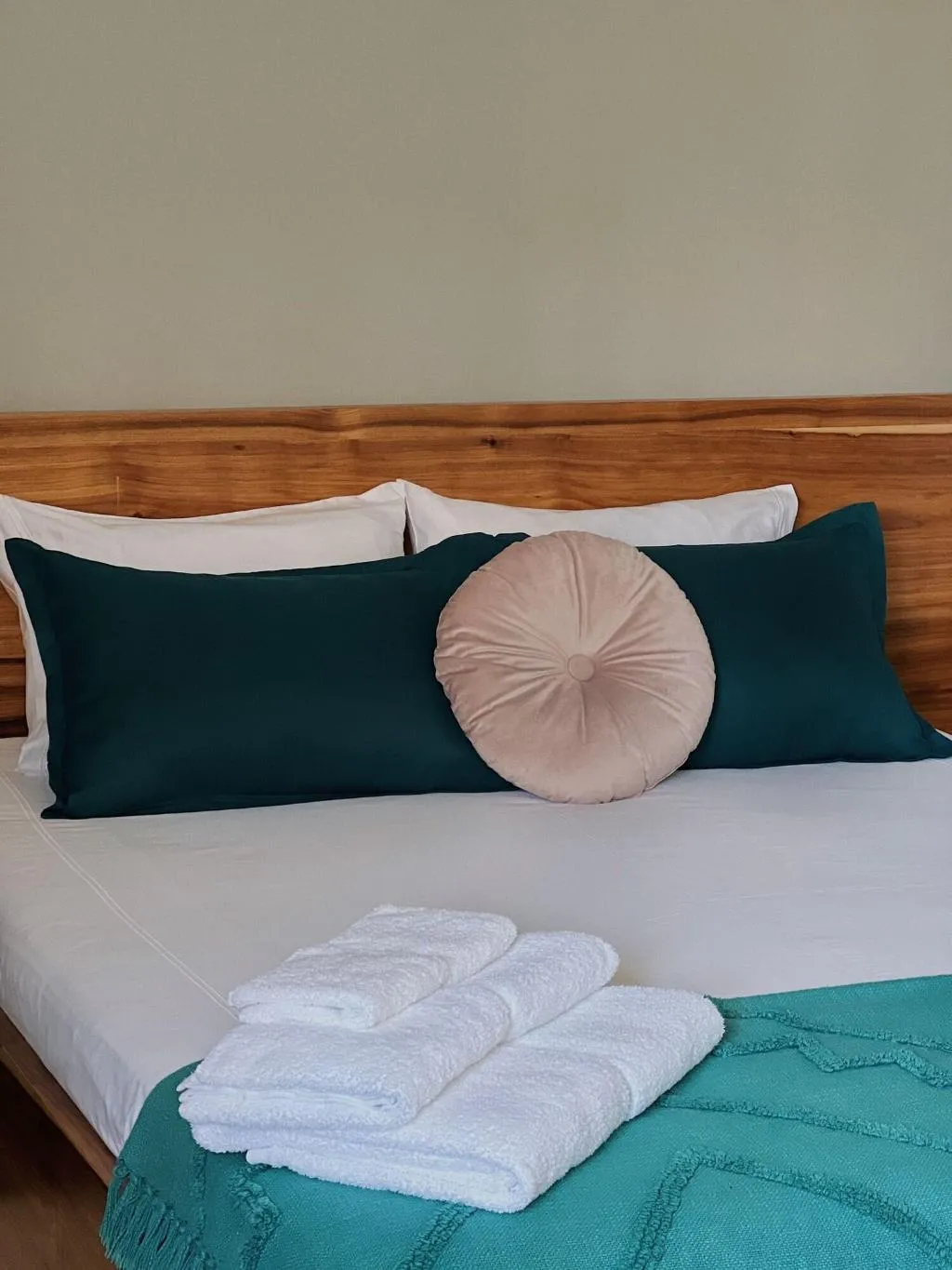Room, Luna House, Lisbon
