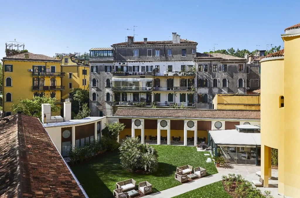 SUITE GARDEN VIEW Room, Hotel Indigo Venice - Sant'Elena, Venice