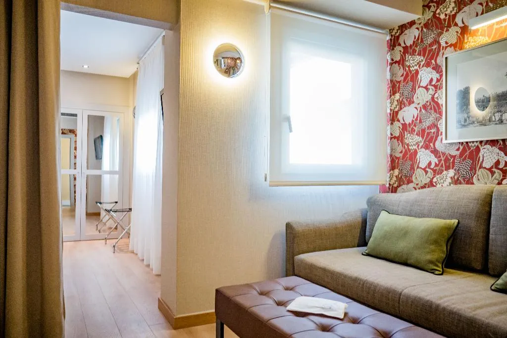 TRIPLE STANDARD Room, Hotel Meninas, Madrid