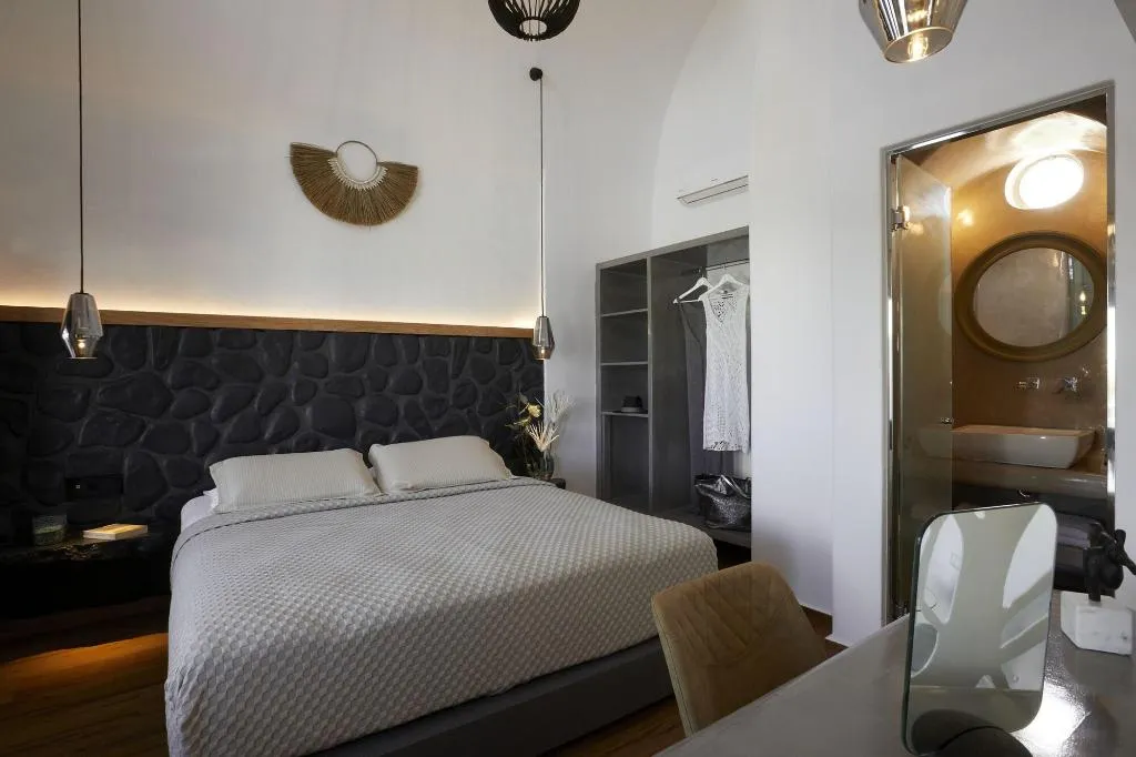 Room, Oia Suites, Santorini