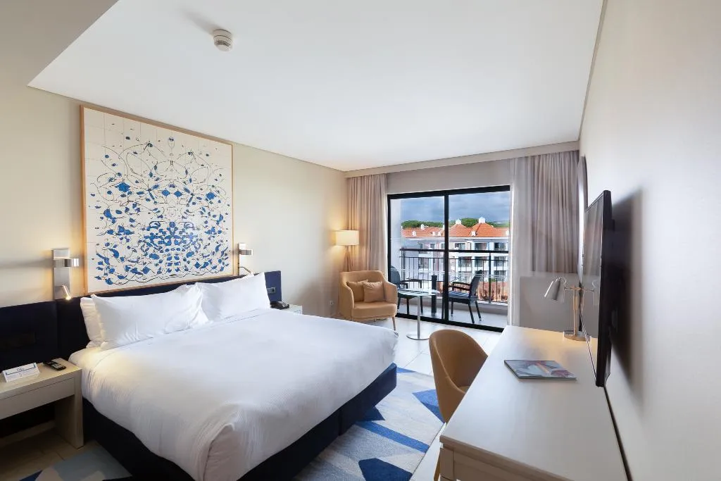 SINGLE DELUXE POOL VIEW Room, Hilton Vilamoura As Cascatas Golf Resort & Spa, Algarve