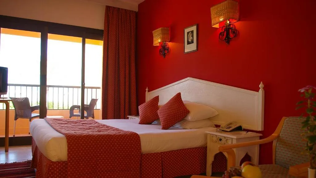 FAMILY ROOM SEA VIEW Room, Flamenco Beach Resort, Red Sea Riviera