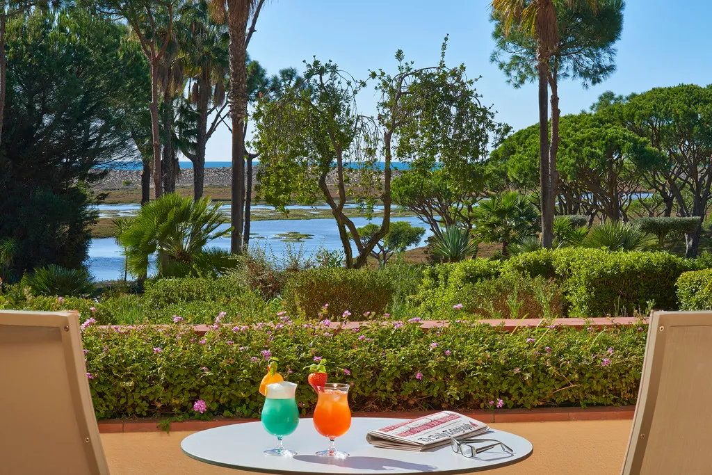Double or Twin LAGOON VIEW Room, Hotel Quinta do Lago, Algarve