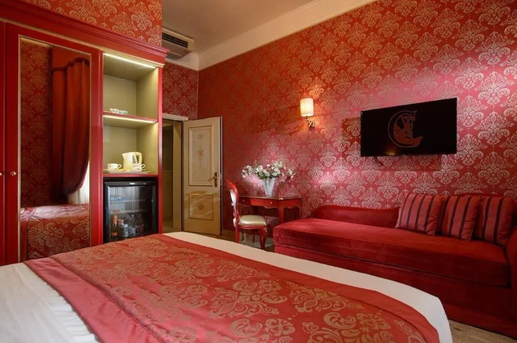 QUADRUPLE STANDARD Room, Canaletto, Venice