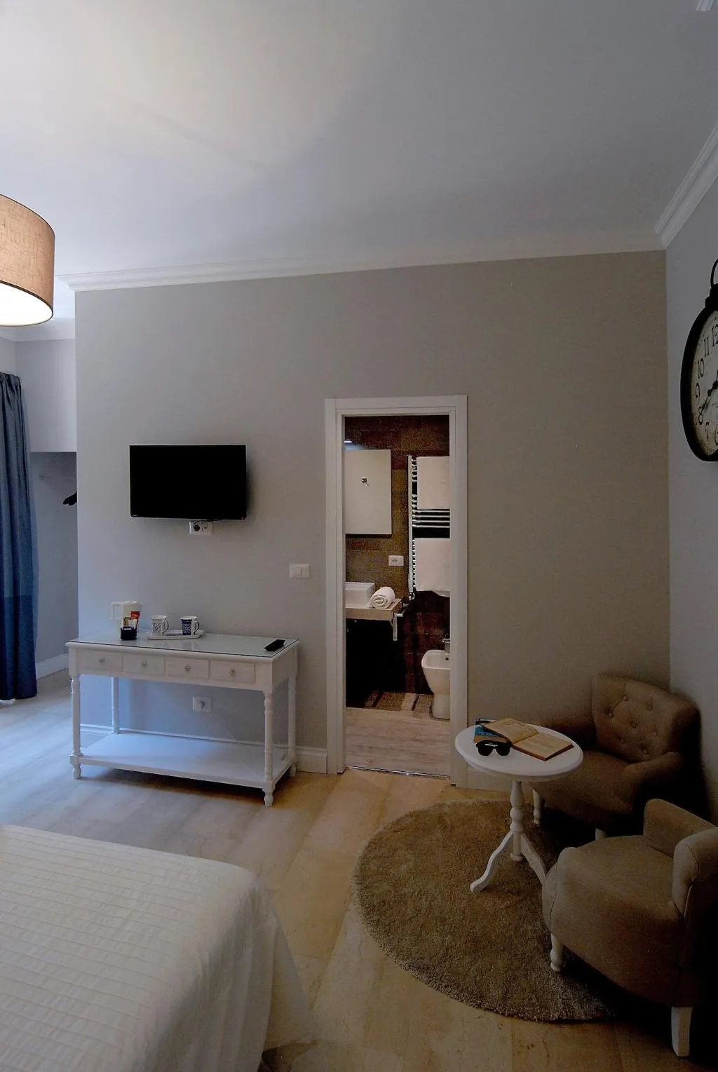Room, Tiburtina Garden, Rome