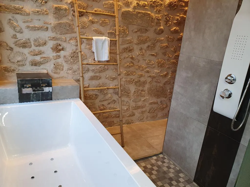 SUITE WITH PRIVATE POOL Room, Can Simo Turismo de Interior, Majorca