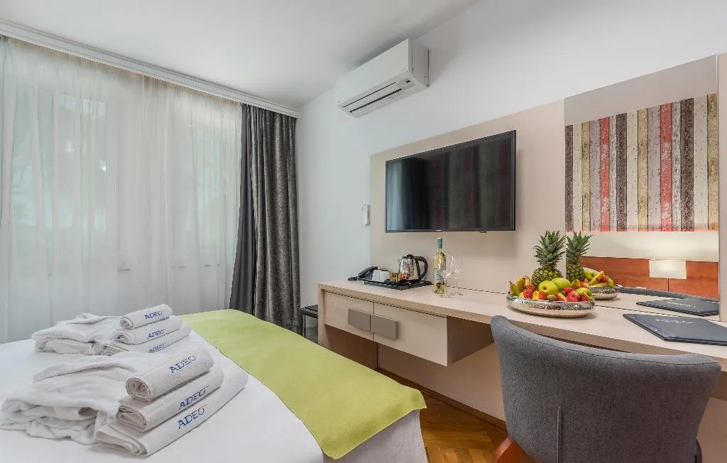 FAMILY ROOM SEA VIEW TWO BEDROOMS Room, Aparthotel Adeo, Istria