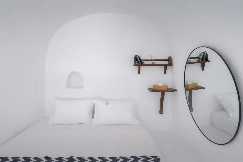 SUITE SEA VIEW WITH TERRACE Room, Sophia Luxury Suites, Santorini