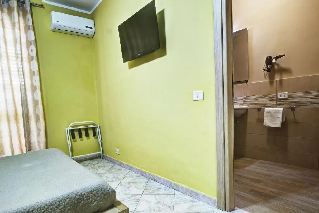 Room, B&B Kosmos, Catania