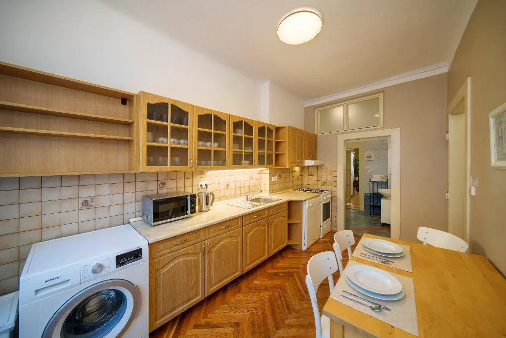 FAMILY ROOM CAPACITY 10 Room, Old Town - Templova Apartments, Prague