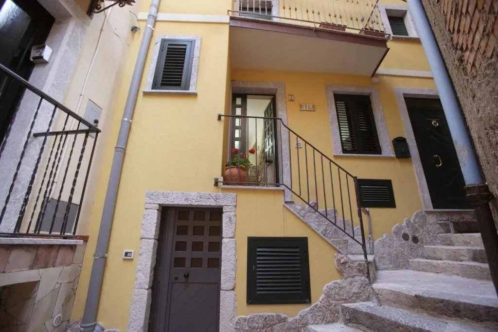General view, Al Vicoletto, Taormina