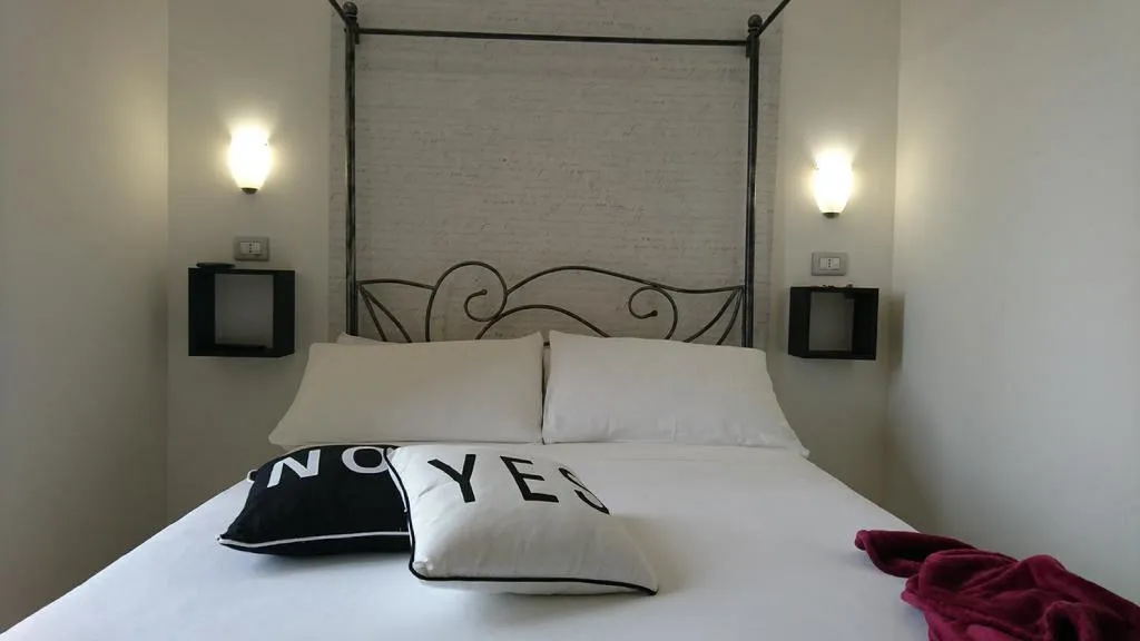 QUADRUPLE STANDARD Room, Centrale, Catania