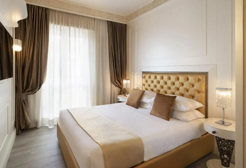 Room, Luxury Suite Milano Duomo, Milan