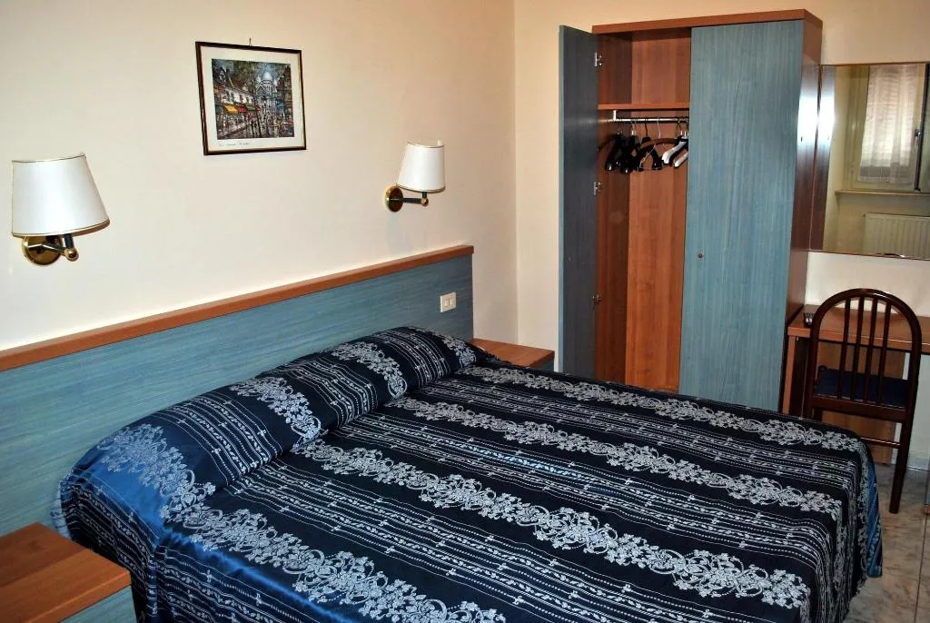 Room, Casali, Naples