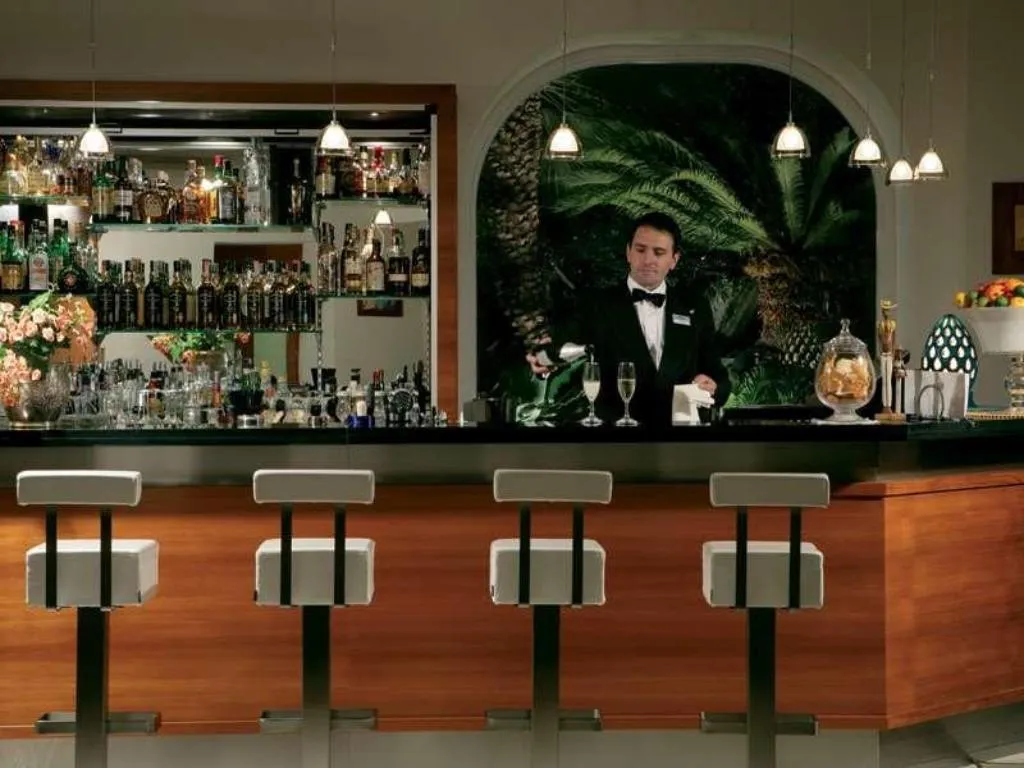 Bar, Raito, Naples