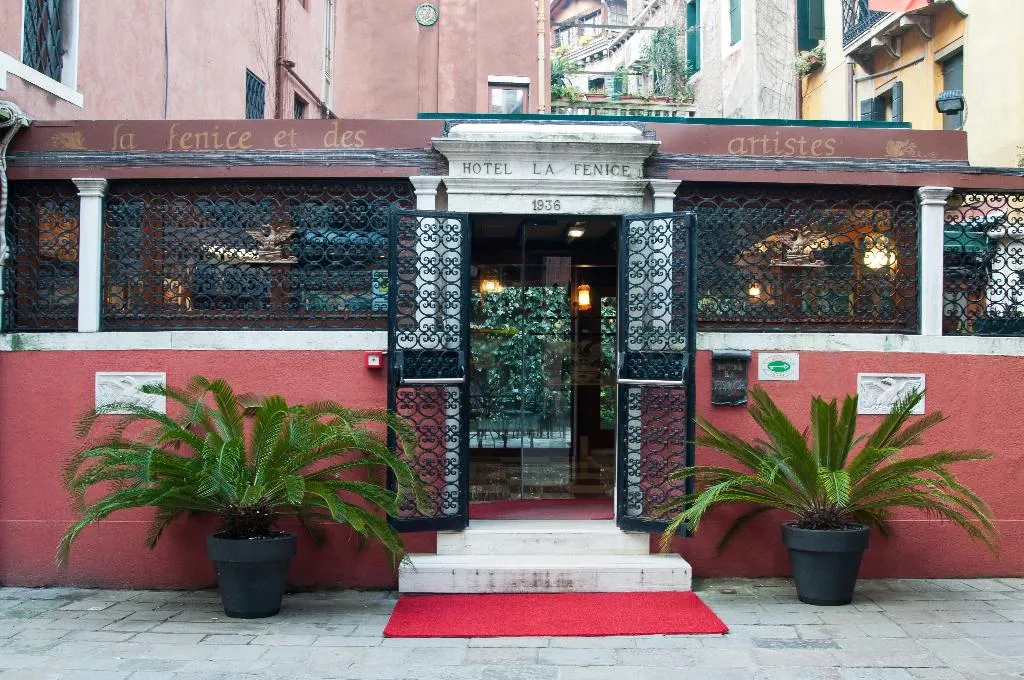 General view, La Fenice et des Artistes, Venice