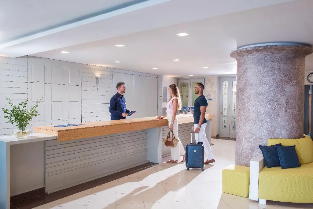 Lobby, Mistral Mare, Crete