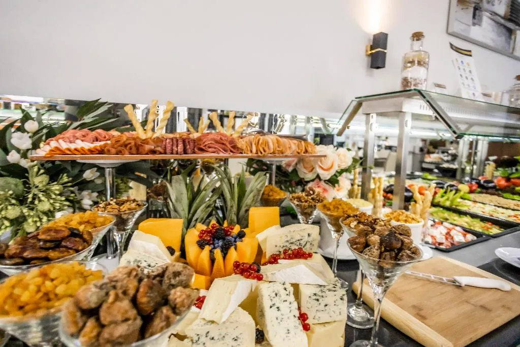 Restaurant, Prestige Deluxe Hotel Aquapark Club, Varna