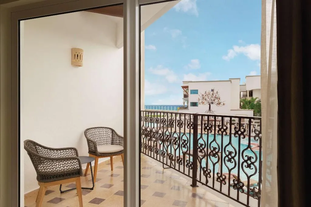 JUNIOR SUITE OCEAN VIEW KING BED Room, Hyatt Vivid Playa Del Carmen - Adults Only, Playa Del Carmen