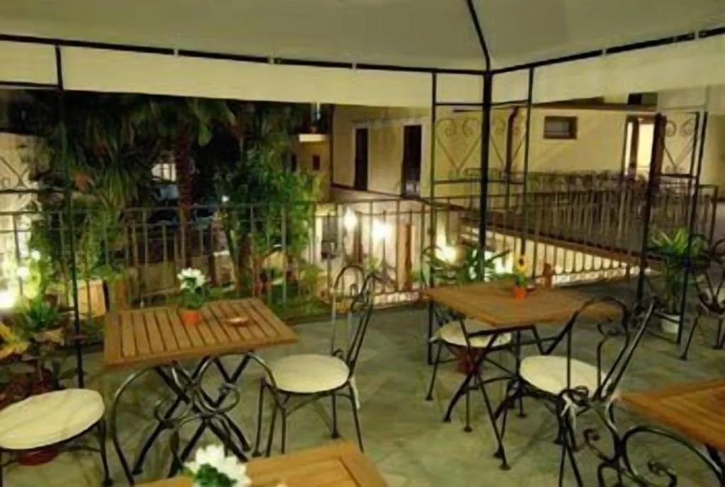 Restaurant, Albergo Pace, Naples