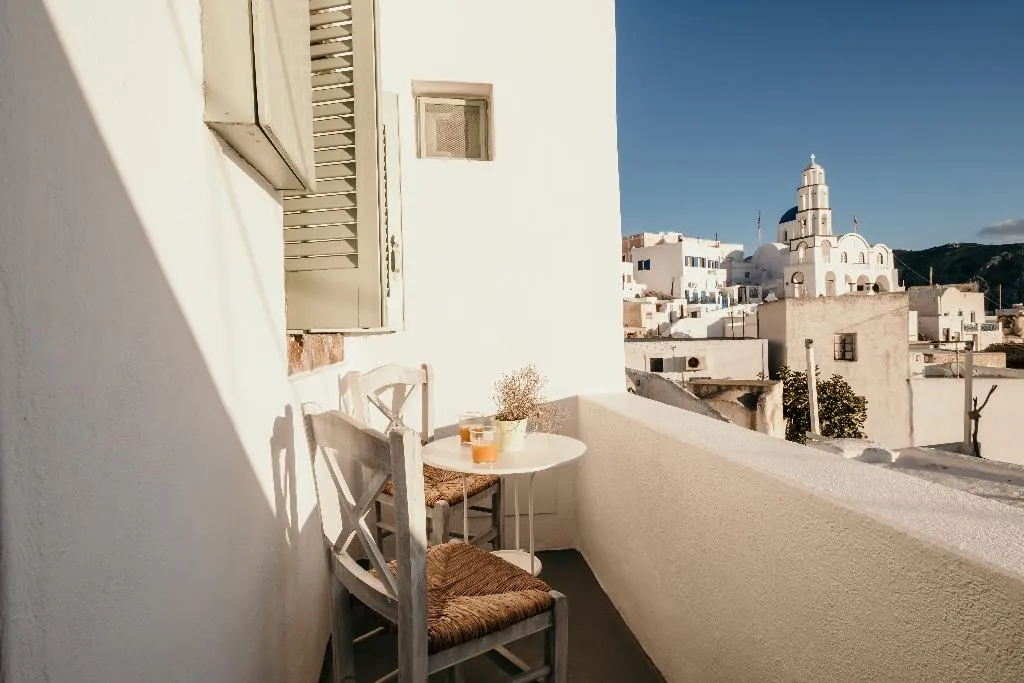 HOUSE TWO BEDROOMS TWO BATHROOMS Room, White Orchid Cave House & Studio, Santorini