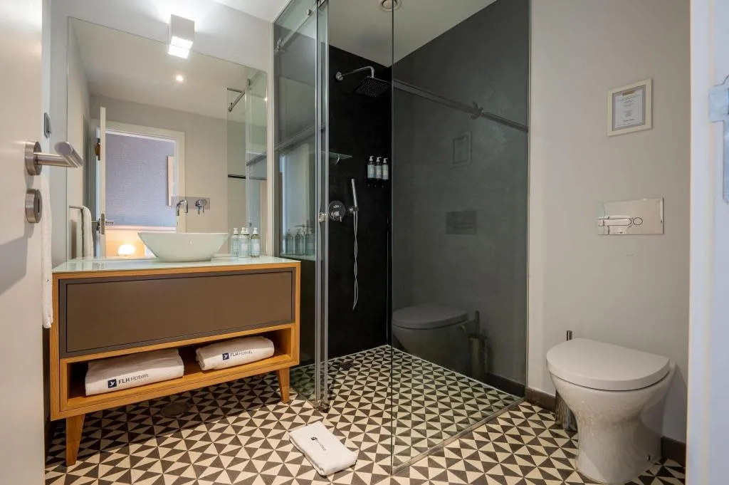 DOUBLE SUPERIOR Room, Feels Like Home Santa Catarina Prime Suites, Porto