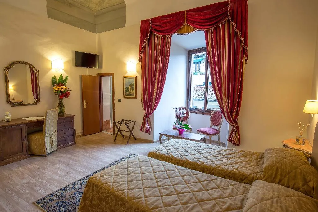DOUBLE SUPERIOR Room, Paris, Florence
