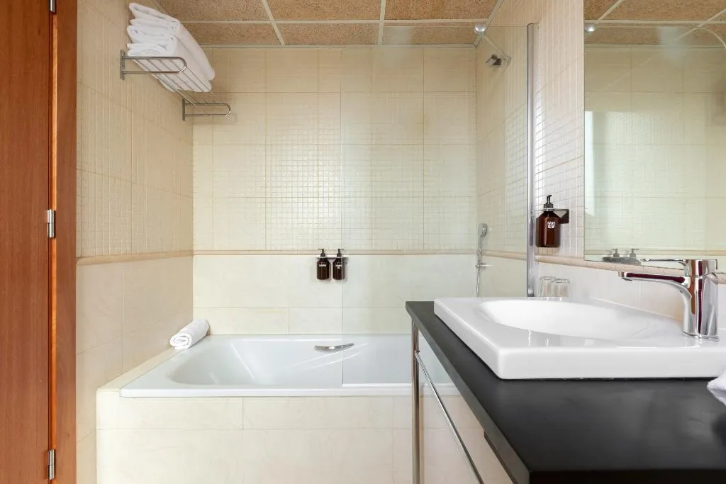 Double or Twin STANDARD Room, Hotel Sant Just, Barcelona