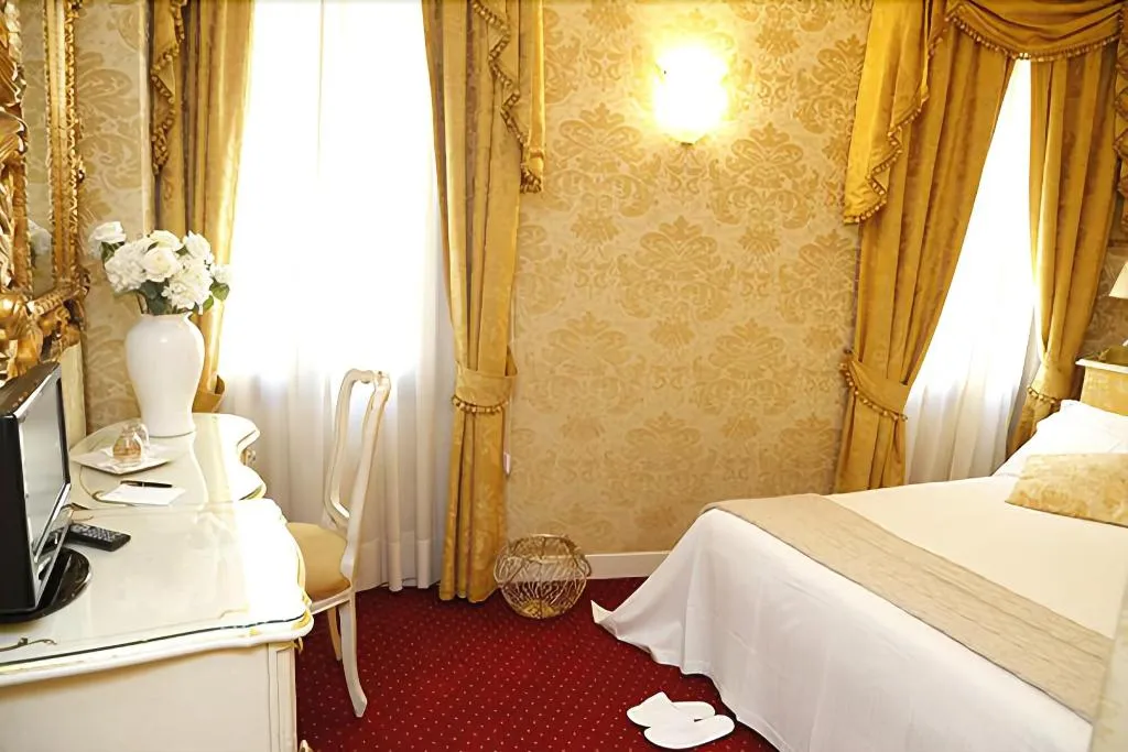 Room, Ca Furlan, Venice