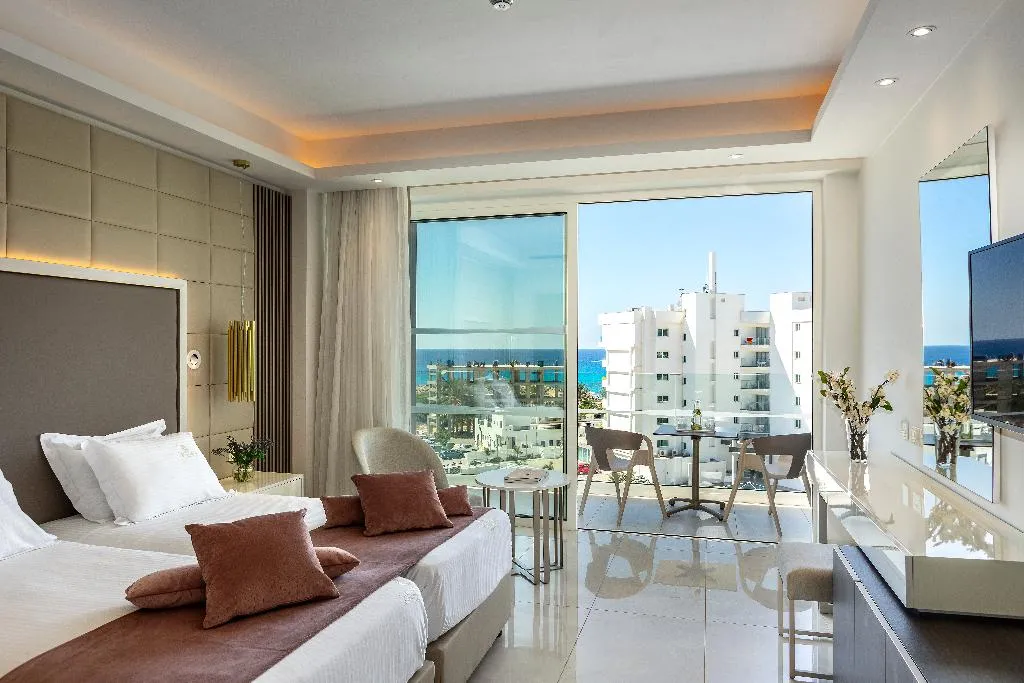 TWIN SIDE SEA VIEW Room, Chrysomare Beach Hotel & Resort, Cyprus