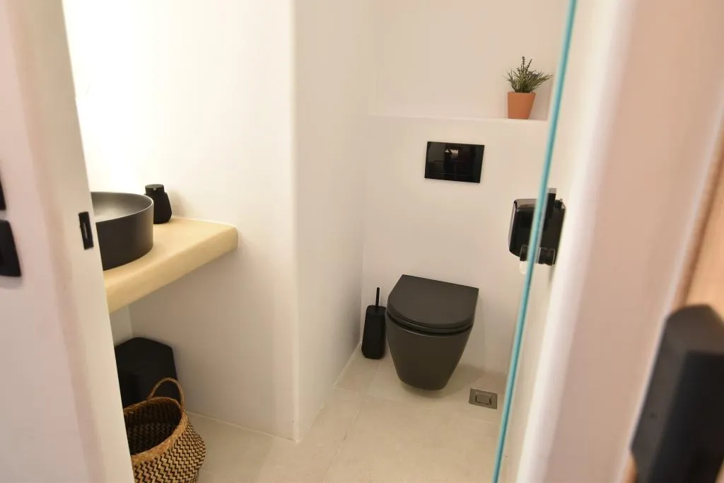 DOUBLE PREMIUM QUEEN BED Room, Aegeeis Santorini, Santorini