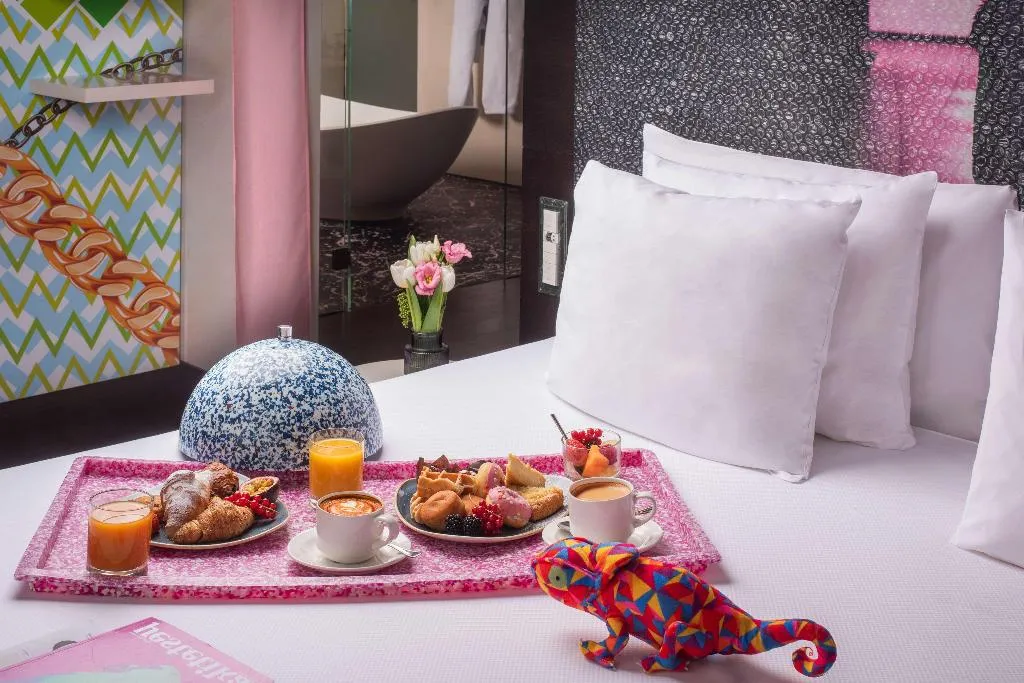 JUNIOR SUITE STANDARD Room, nhow Milano, Milan