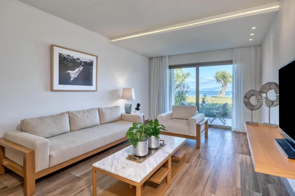 SUITE BEACH FRONT Room, Domes Miramare, A Luxury Collection Resort, Corfu, Corfu